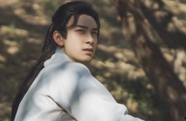 男主进娱乐圈专情的,男主的专情传奇